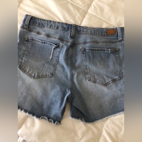 Seven7 jean shorts - Picture 3 of 5